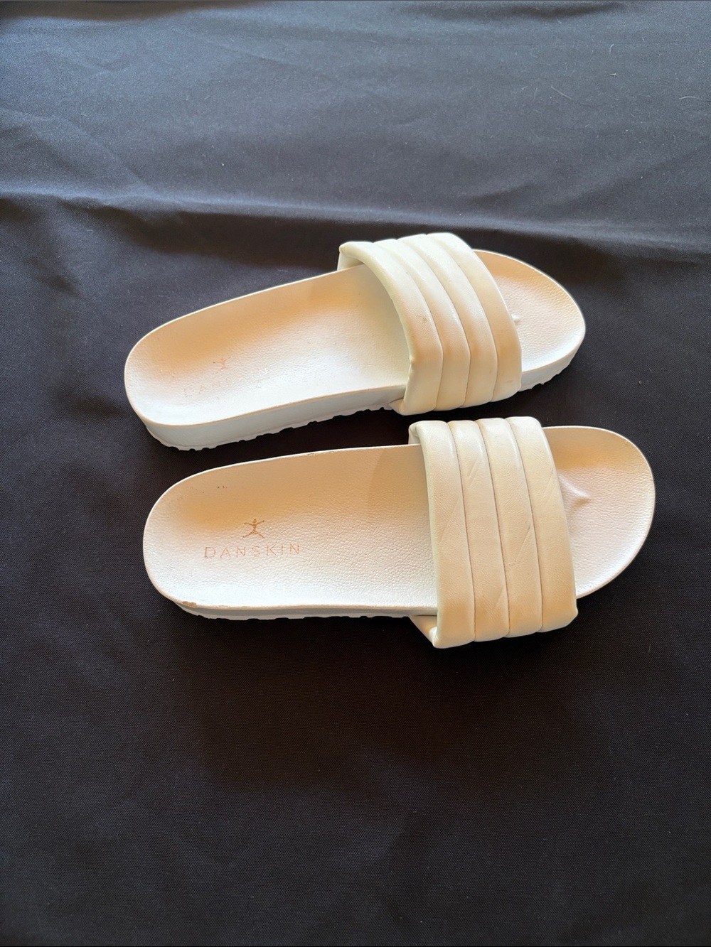 Danskin Women's Off-White Padded Slide Sandals